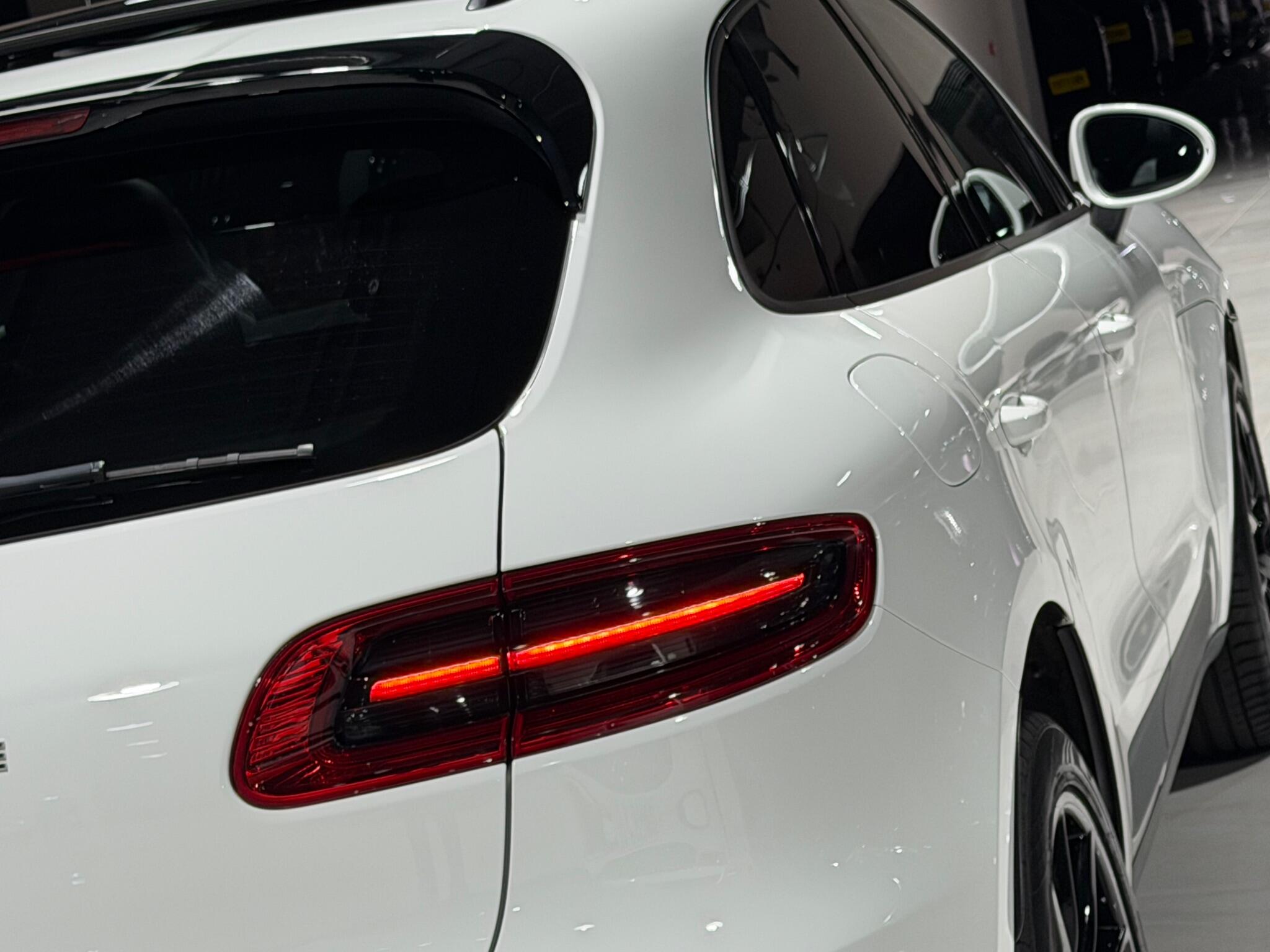 Porsche Macan 2.0T SUV 5dr Petrol PDK 4WD Euro 6 (s/s) (252 ps)